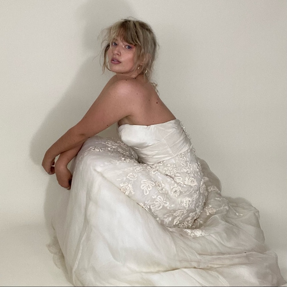 Watters Brides strapless wedding dress with train - Picture 4 of 16